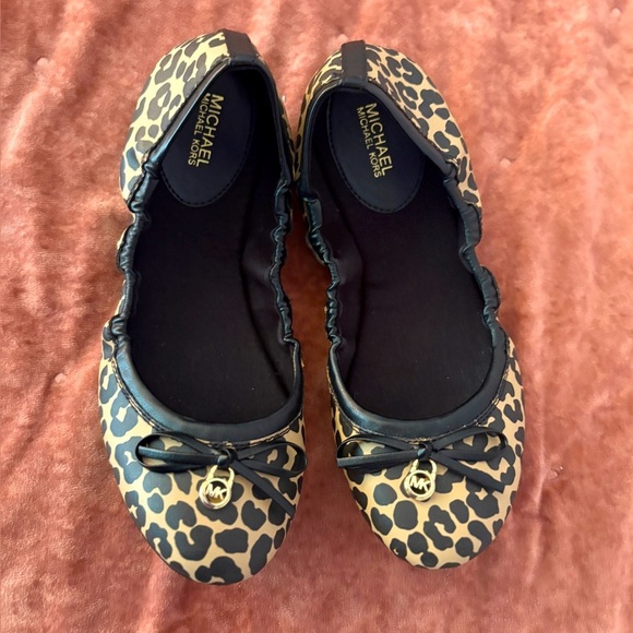 Michael Kors Tan & Black Leopard Print Ballet Flats W/ Bow, Size 8 - Picture 5 of 7